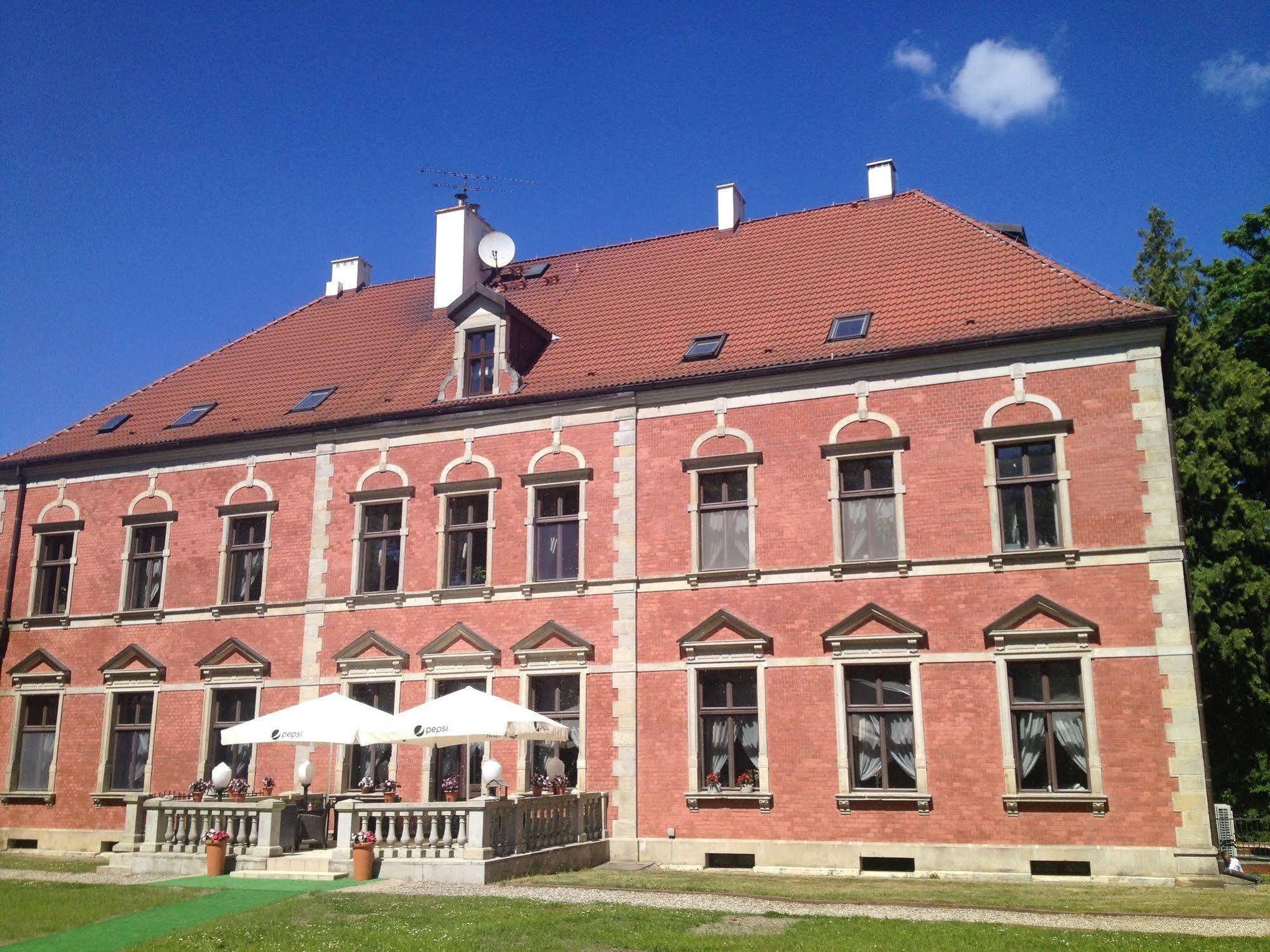 Lezno Palace Exterior foto